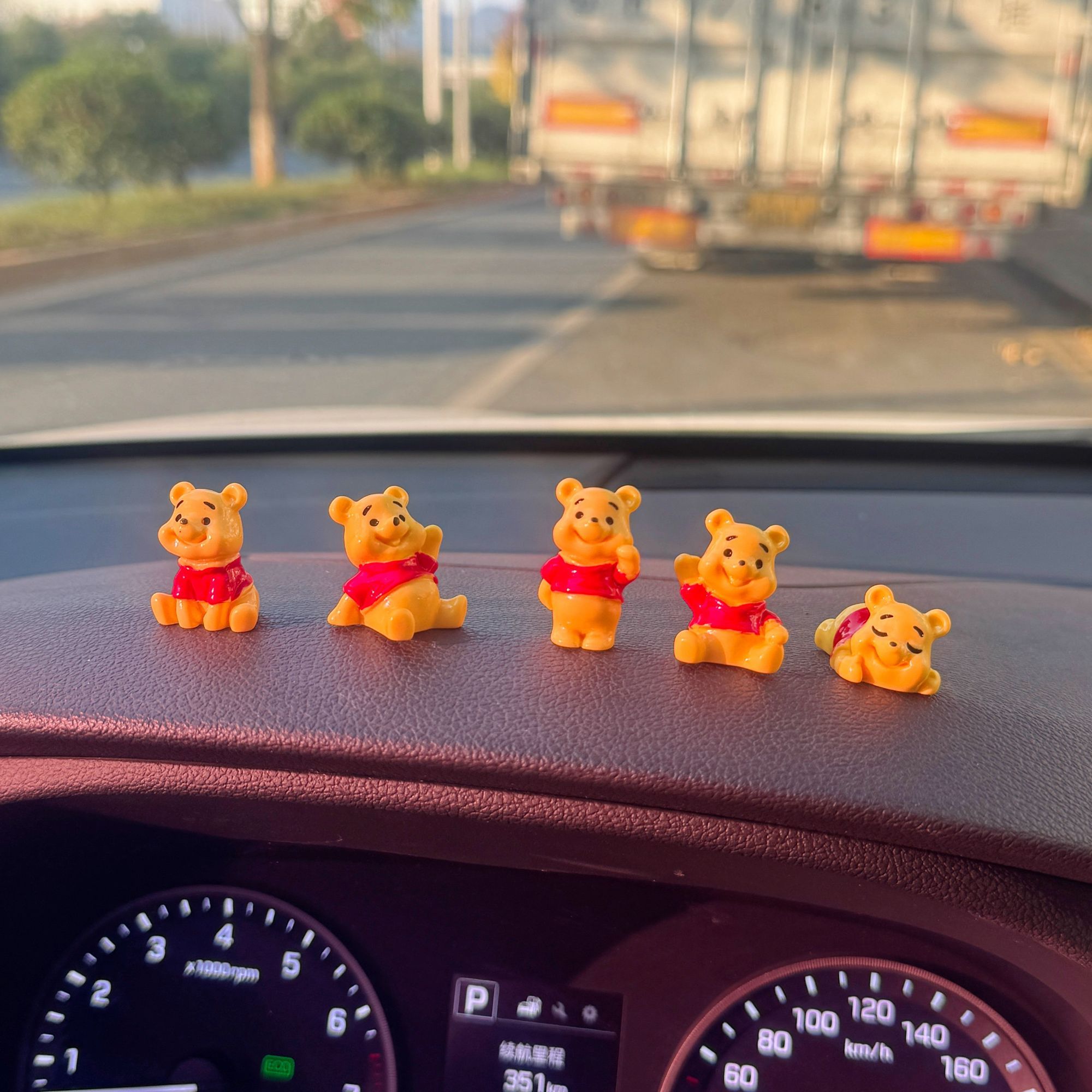 Cute Winnie The Pooh Mini Figu - đánh giá và giá Tech Car Accessories